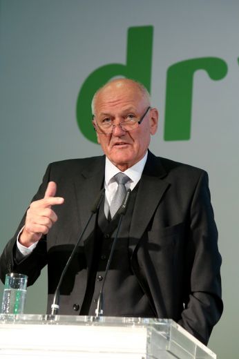 DRV-Präsident Nüssel geht in seinem Grußwort auf den aktuellen Herausforderungen für die Raiffeisen-Genossenschaften ein