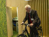 Auch der Baden-Württembergische Landtagsabgeordnete Klaus Burger hat unser Fitnessbike getestet und dabei die Tagesbestzeit aufgestellt